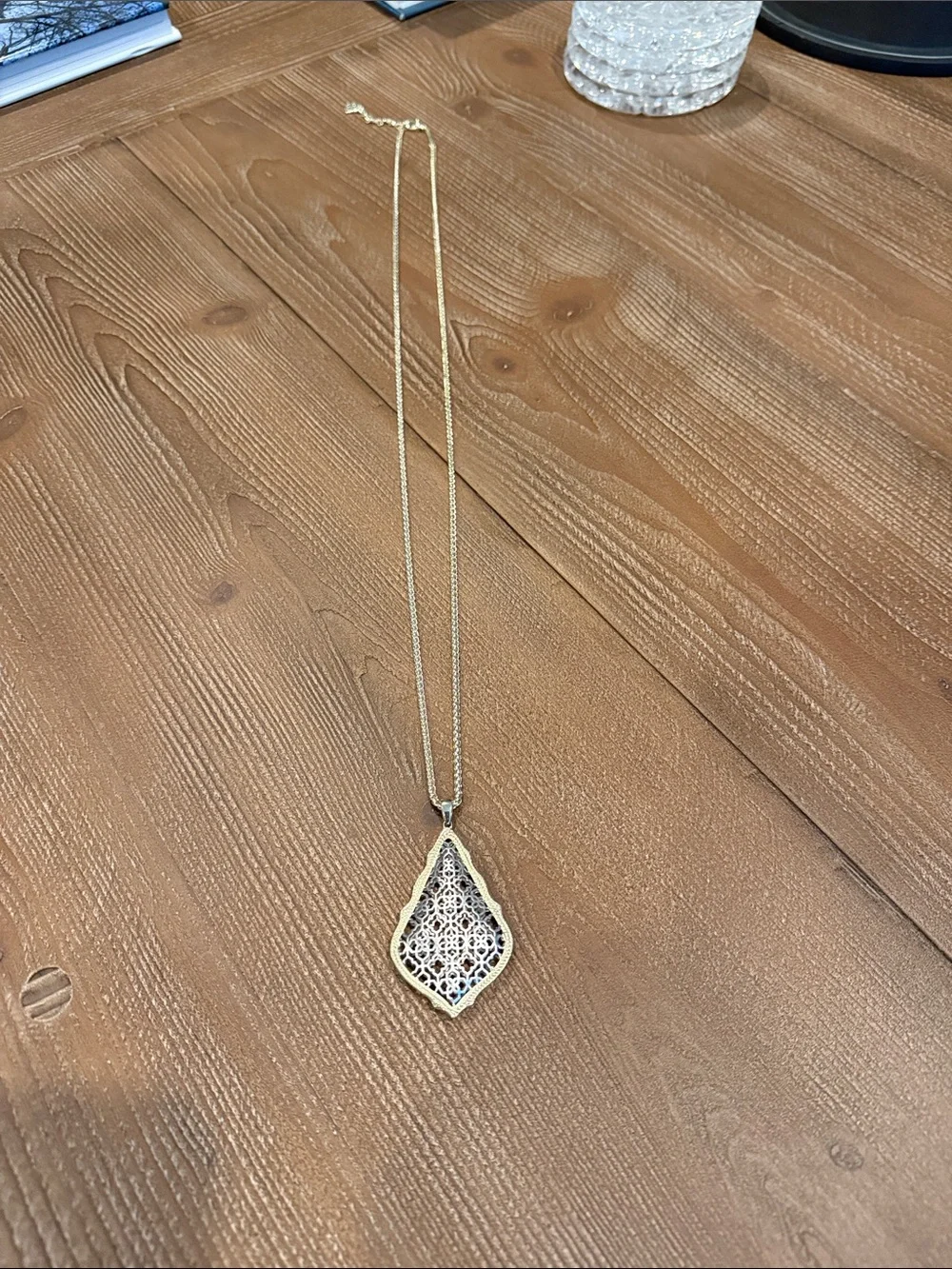 Kendra Scott 16” Gold-Tone Filigree mixed metal / two-tone Pendant Necklace